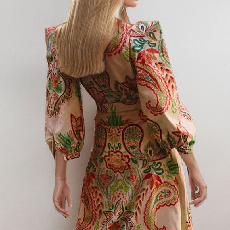 Robe femme longue – Satin soyeux – Coupe évasée – Manches longues – Col en V