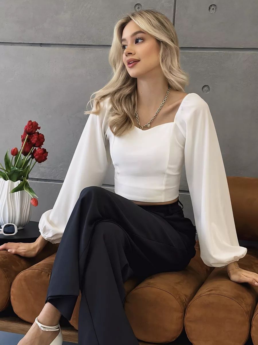 Top femme manches longues – Coupe slim – Tissu stretch – Col carré – Épaules bouffantes