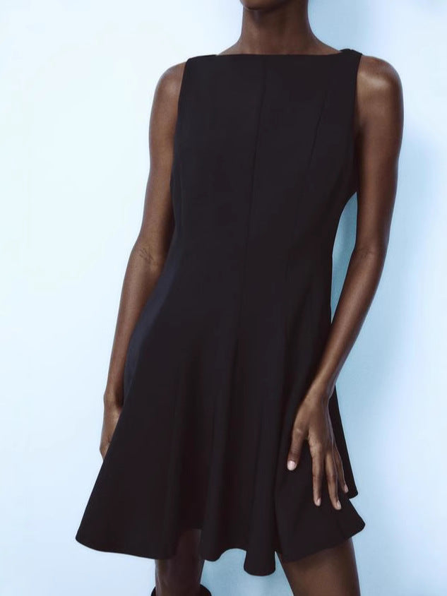 Robe femme sans manches – Coupe slim évasée – Col rond – Longueur mini fluide