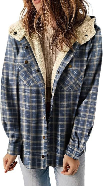 Veste femme – Laine – Coupe décontractée – Capuche doublée – Fermeture boutons