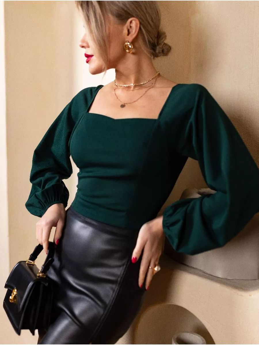 Top femme manches longues – Coupe slim – Tissu stretch – Col carré – Épaules bouffantes
