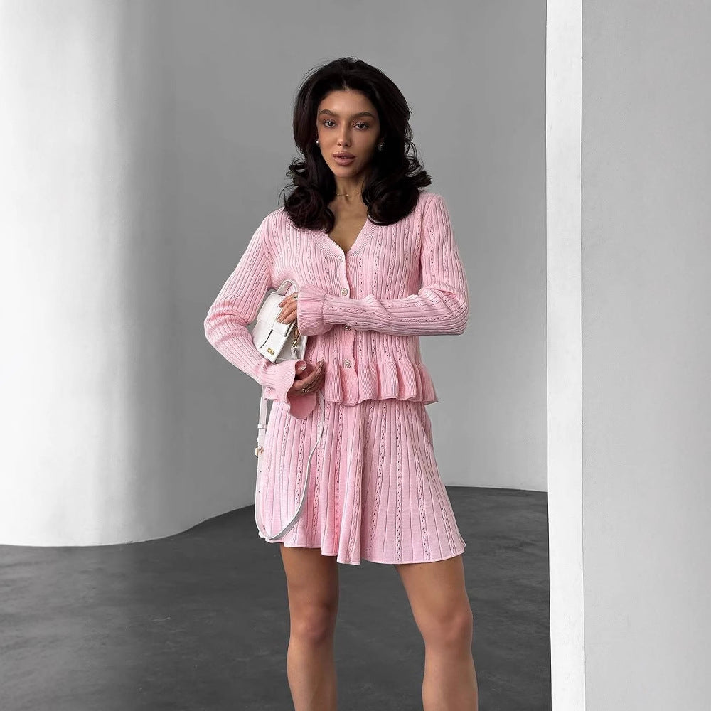 Ensemble tricot femme – Haut col V manches longues – Jupe évasée mini – Texture côtelée
