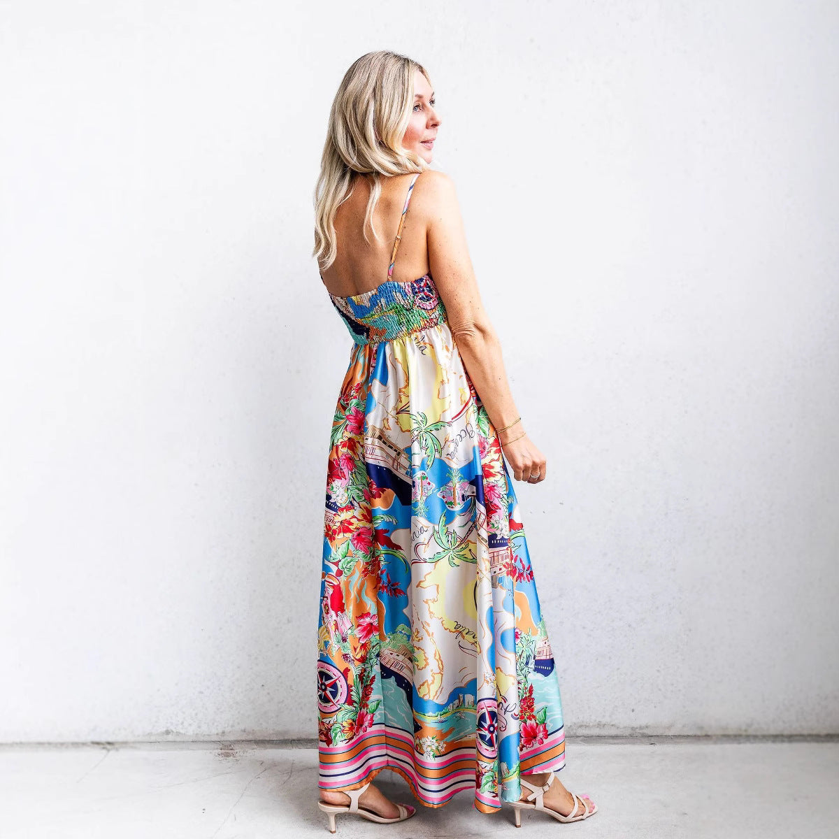 Robe femme longue – Bretelles fines – Coupe évasée – Taille haute – Tissu léger