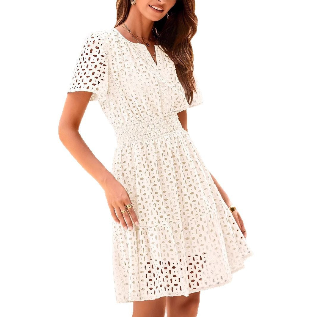 Robe femme trapèze – Coton léger – Détail broderie anglaise – Col en V – Manches courtes