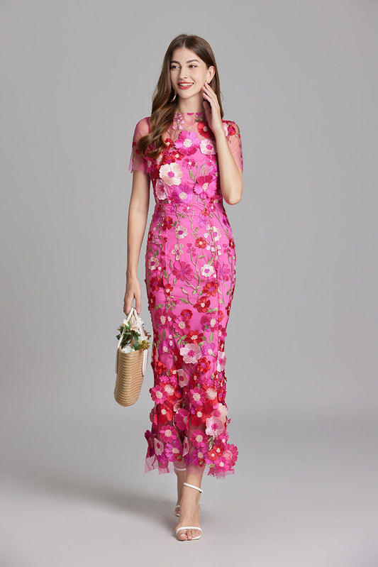 Robe longue femme – Tissu brodé – Coupe ajustée – Col haut transparent – Manches courtes