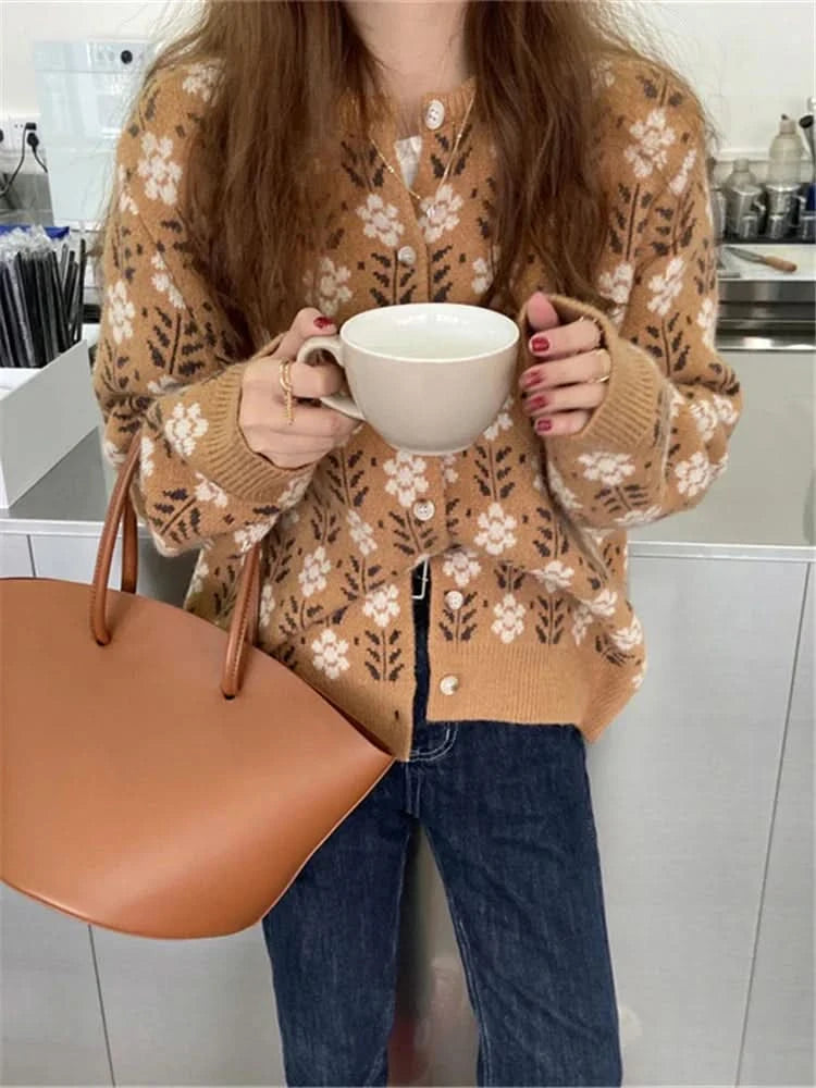 Cardigan tricoté élégant, confortable et floral pour femme