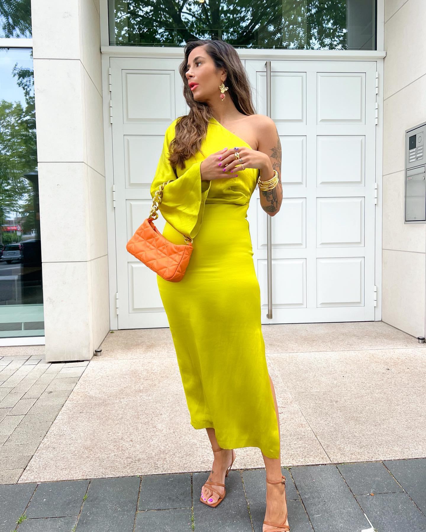 Robe en satin à une épaule pour femme - Élégante et sophistiquée
