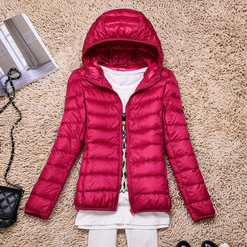 Veste Duvet Femme – Coupe Cintrée – Capuche – Matelassage Léger Déperlant