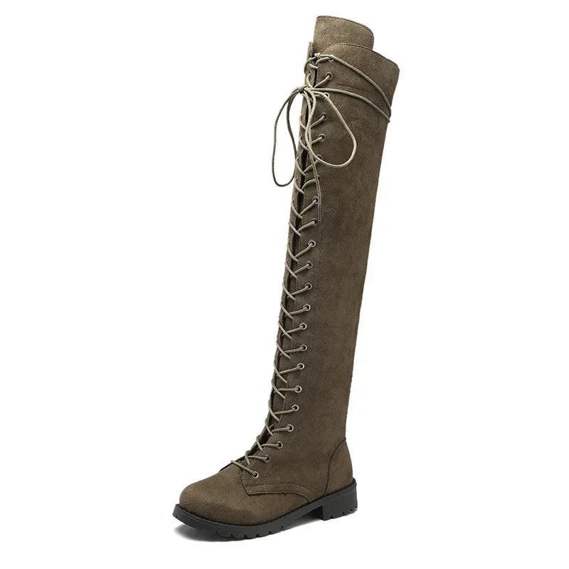 Bottes cuissardes femme – Aspect suédine – Lacets avant – Fermeture zippée – Semelle crantée
