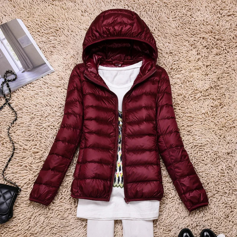 Veste Duvet Femme – Coupe Cintrée – Capuche – Matelassage Léger Déperlant