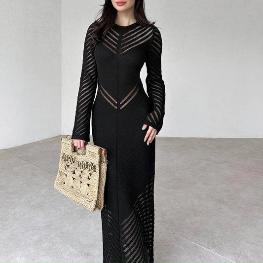 Robe Longue Femme – Maille Fine – Coupe Ajustée – Manches Longues – Motifs Ajourés