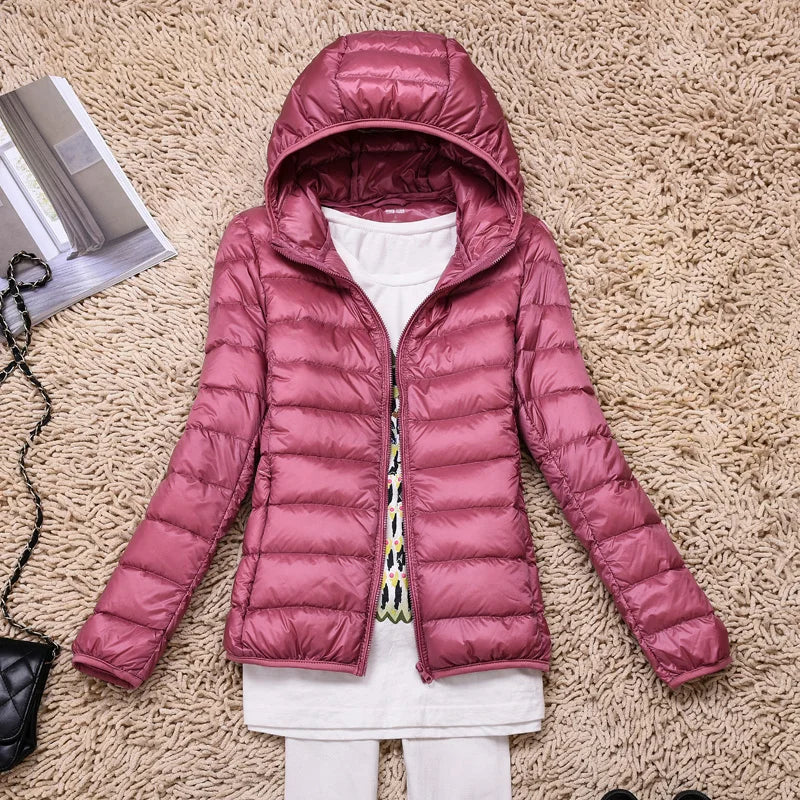Veste Duvet Femme – Coupe Cintrée – Capuche – Matelassage Léger Déperlant
