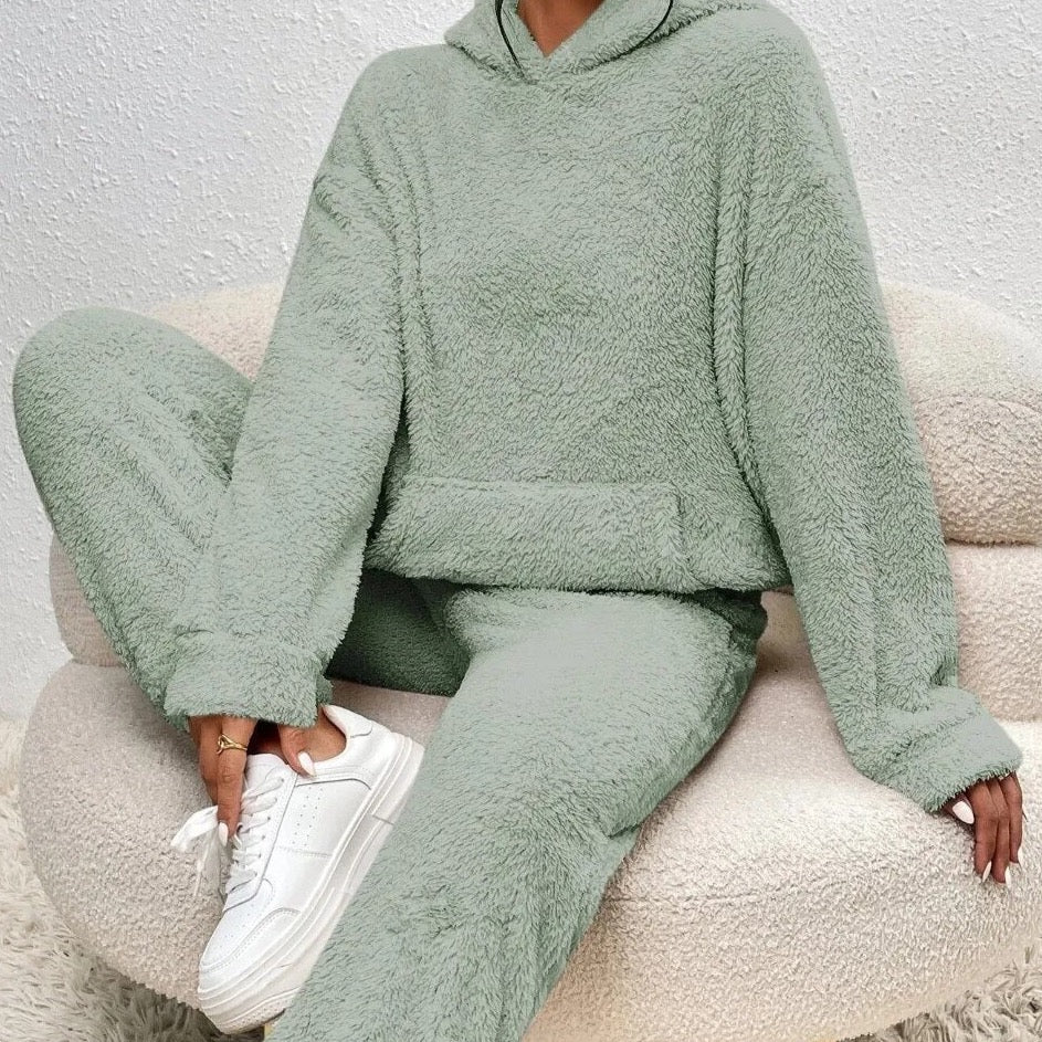 Ensemble de détente femme – coupe oversize – polaire effet peluche – capuche confort
