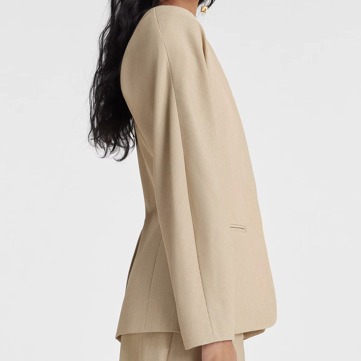 Blazer femme – Coupe cintrée – Sans col – Fermeture discrète – Tissu léger structuré