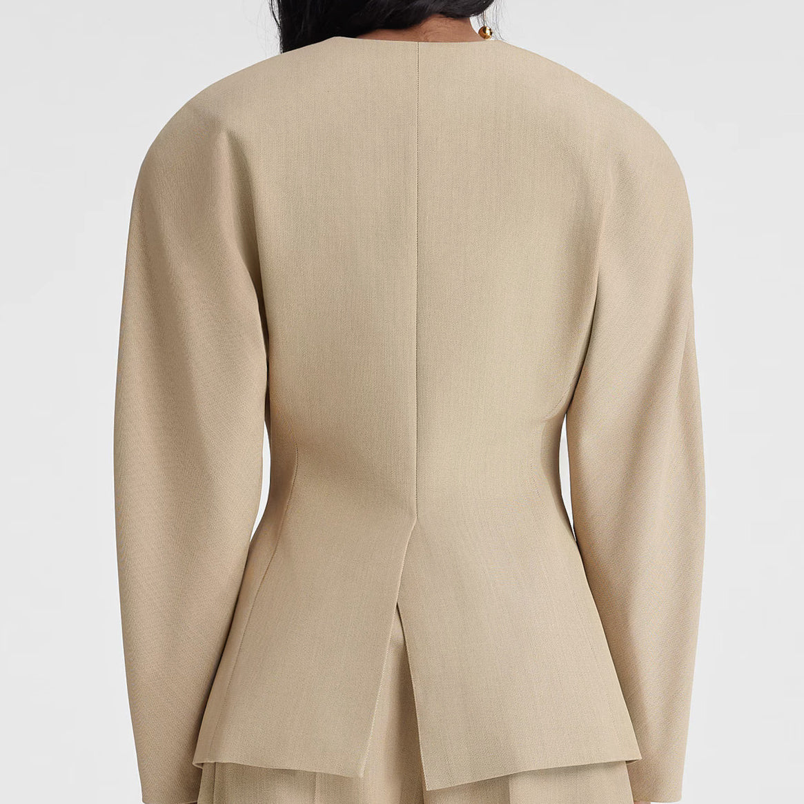 Blazer femme – Coupe cintrée – Sans col – Fermeture discrète – Tissu léger structuré