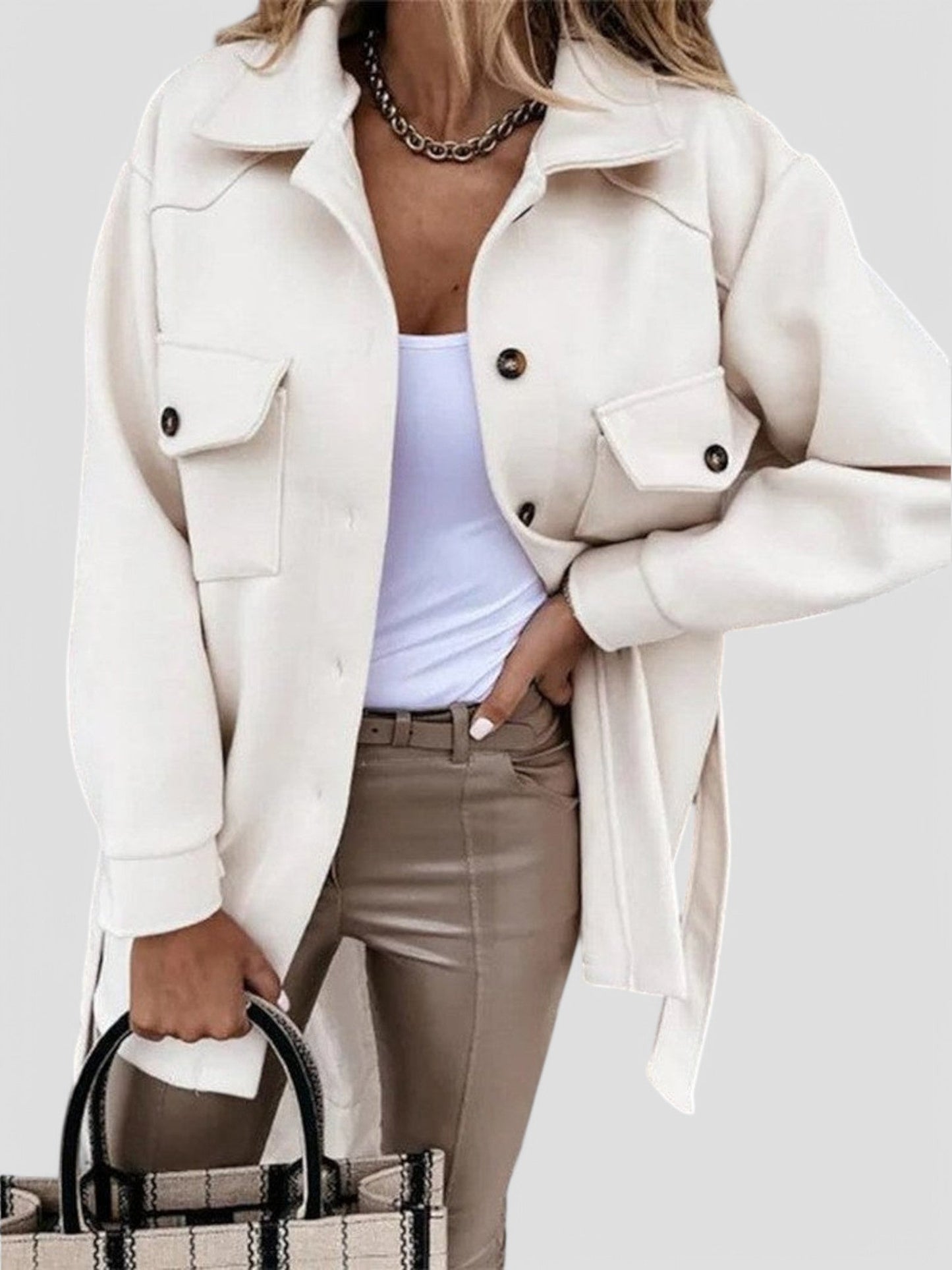 Veste femme boutonnée – Coupe décontractée – Col classique – Poches à rabat