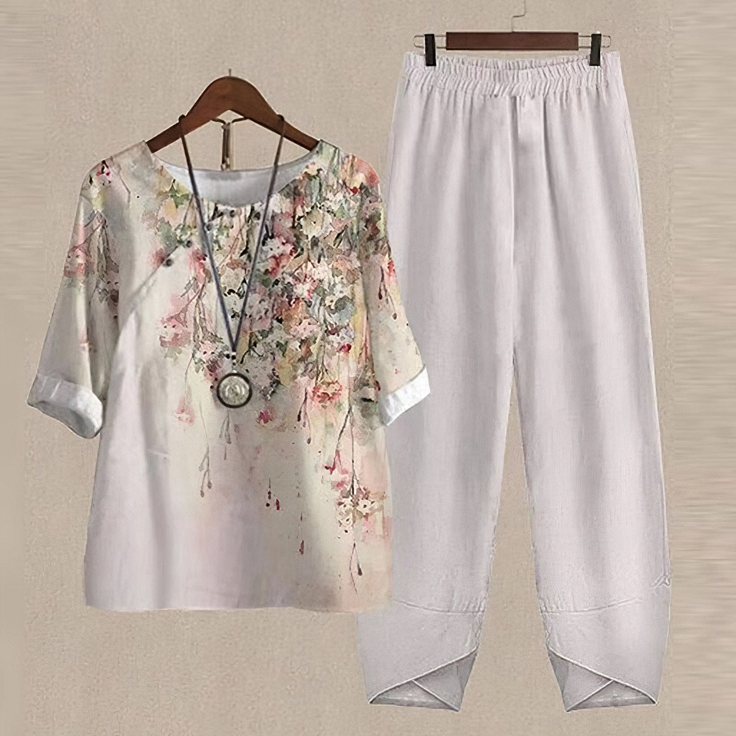 Ensemble Femme – Coupe Décontractée – Tissu Respirant – Top Papillons & Pantalon Large