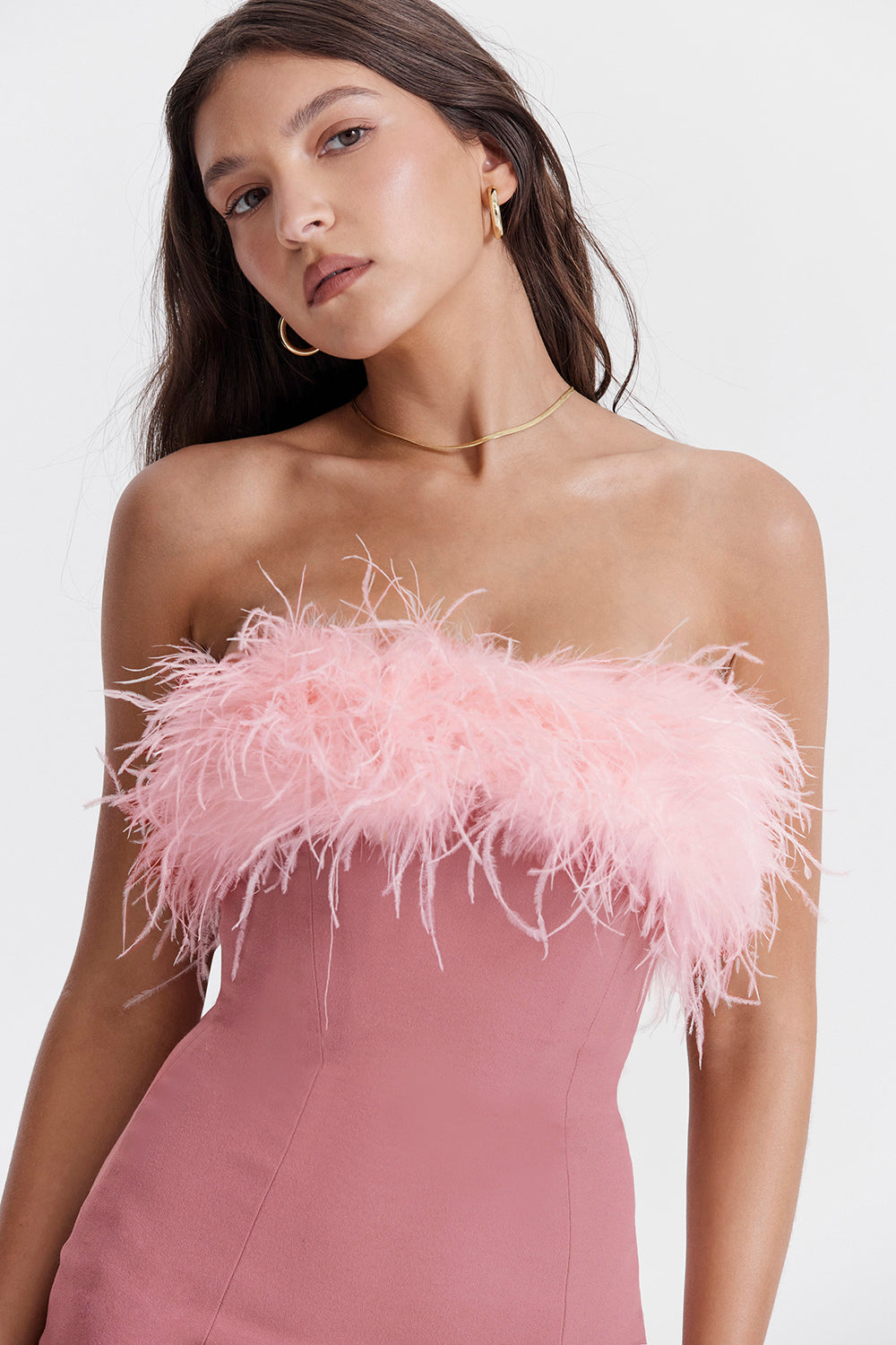 Robe Mini Femme – Coupe Slim – Sans Bretelles – Finition Fourrure – Style Bodycon