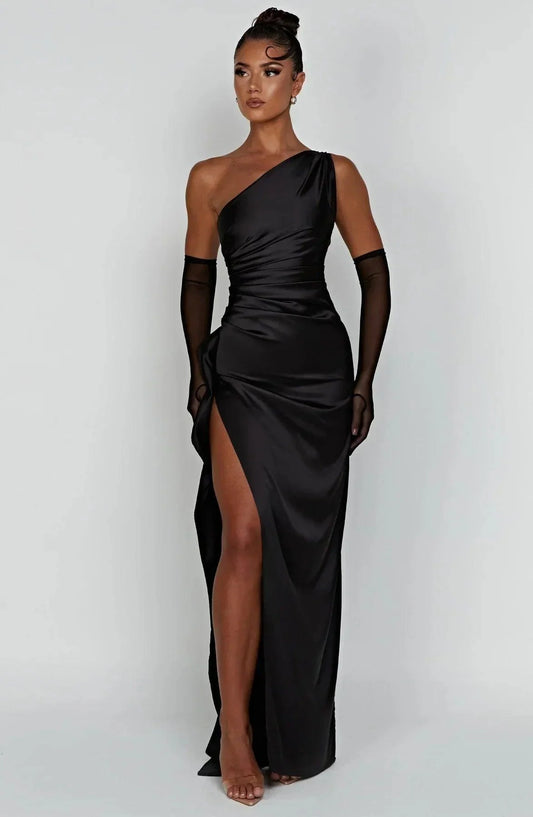 Robe maxi asymétrique en satin - Fente haute et élégance sophistiquée