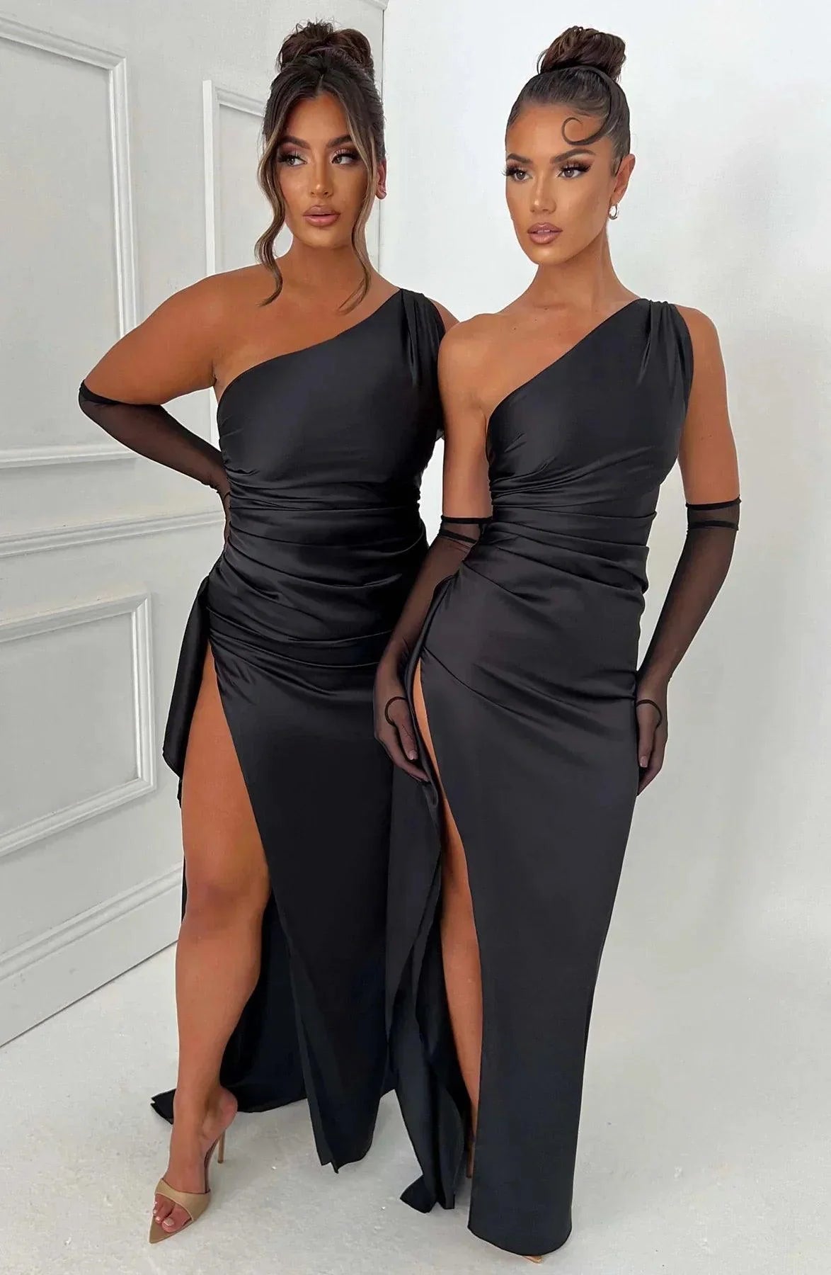 Robe maxi asymétrique en satin - Fente haute et élégance sophistiquée