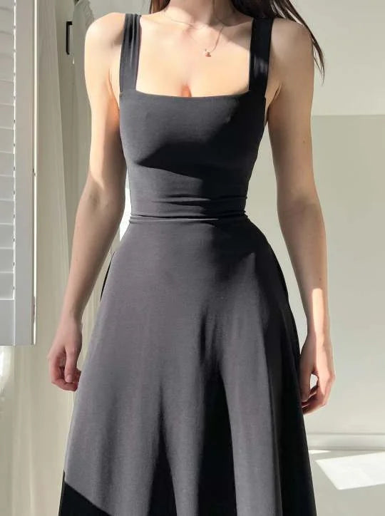 Robe à larges bretelles en coton - Confortable, élégante et respirante