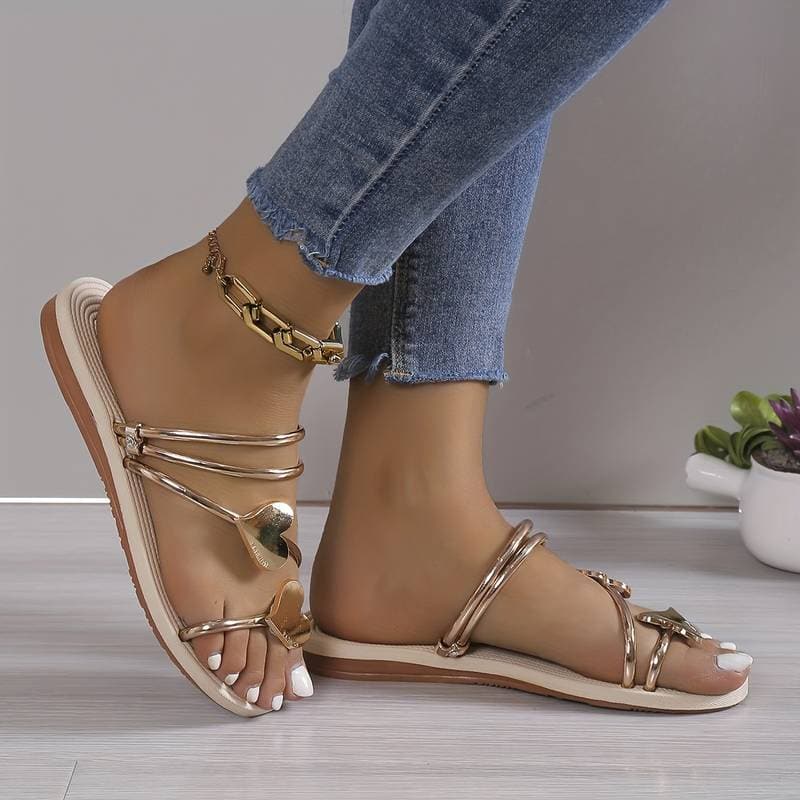Sandales Femme - Multiples Brides avec Détails Cœur - Confort Plat et Élégant