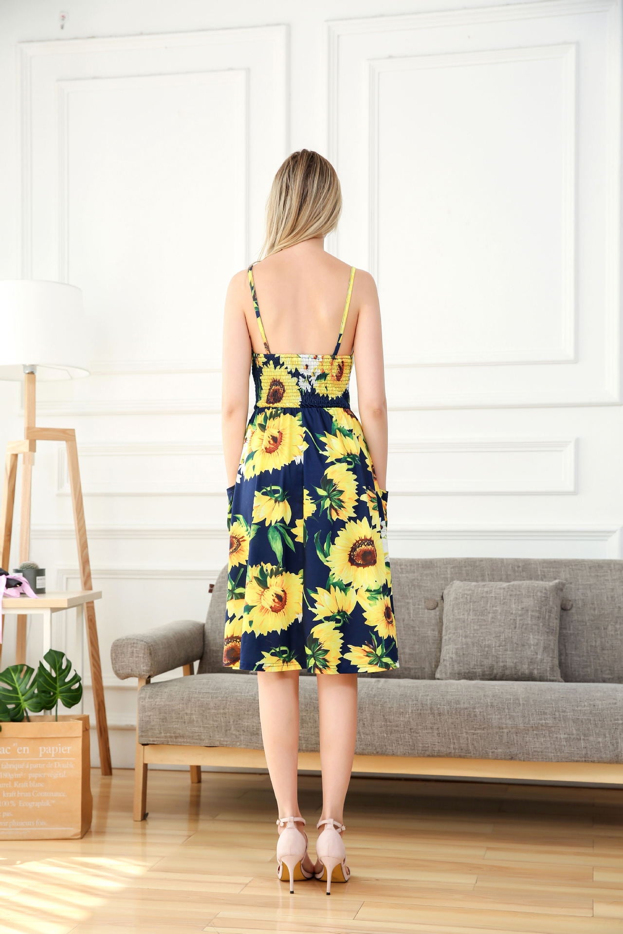 Luna - Robe ample élégante avec bretelles spaghetti
