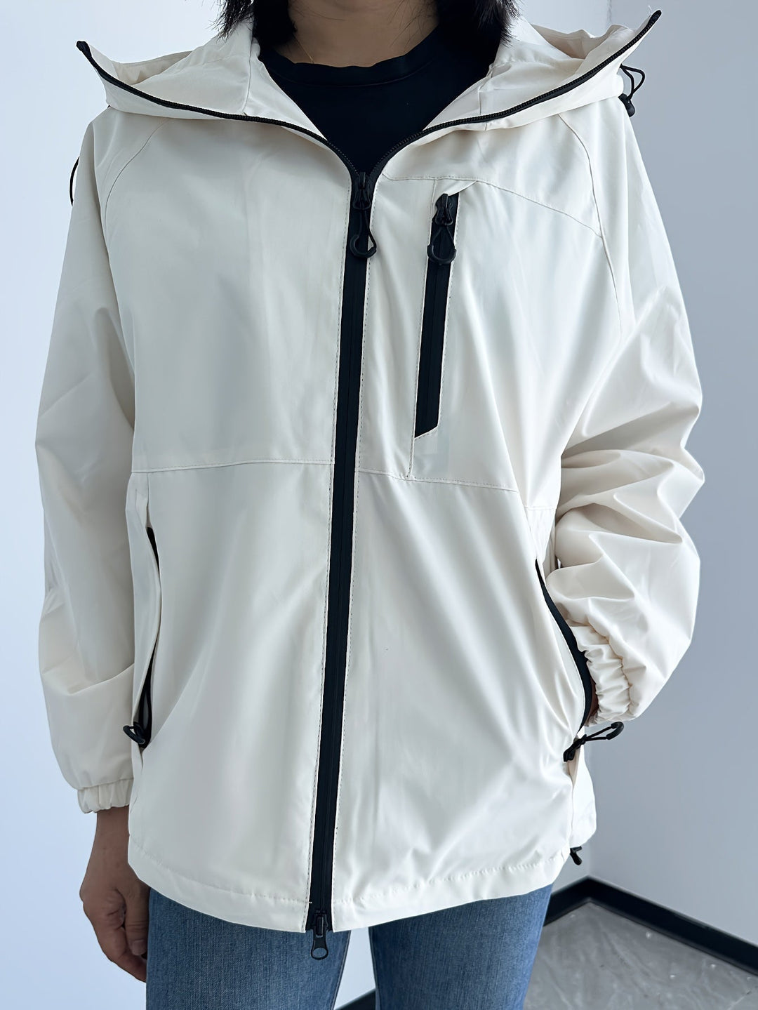 Veste imperméable femme – Coupe décontractée – Capuche ajustable – Fermeture zippée