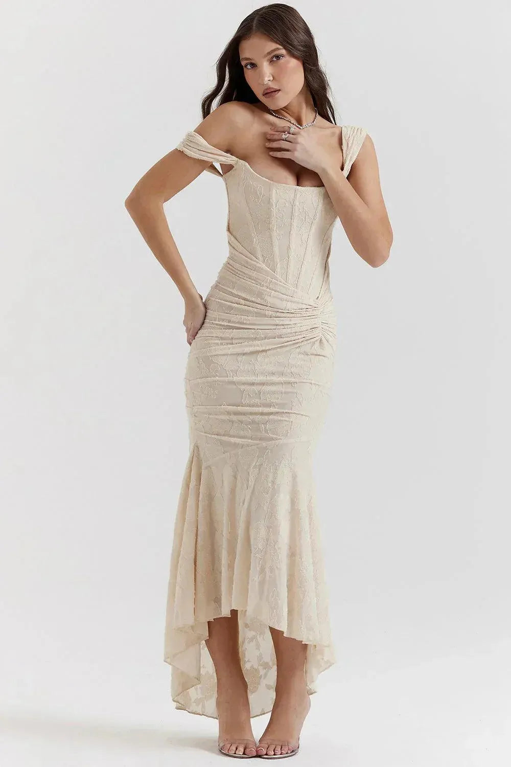 Robe de Soirée Femme - Épaules Dénudées - Corset Ajusté - Dentelle Florale Élégante
