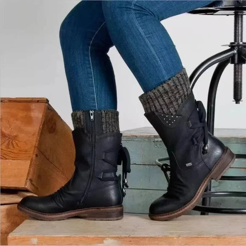 Bottines femme – Coupe ajustée – Liseré tricoté – Clous décoratifs – Laçage arrière