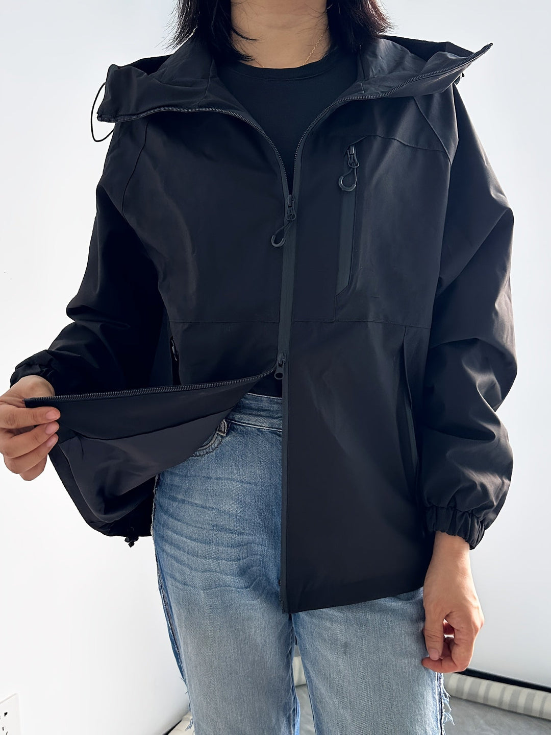 Veste imperméable femme – Coupe décontractée – Capuche ajustable – Fermeture zippée