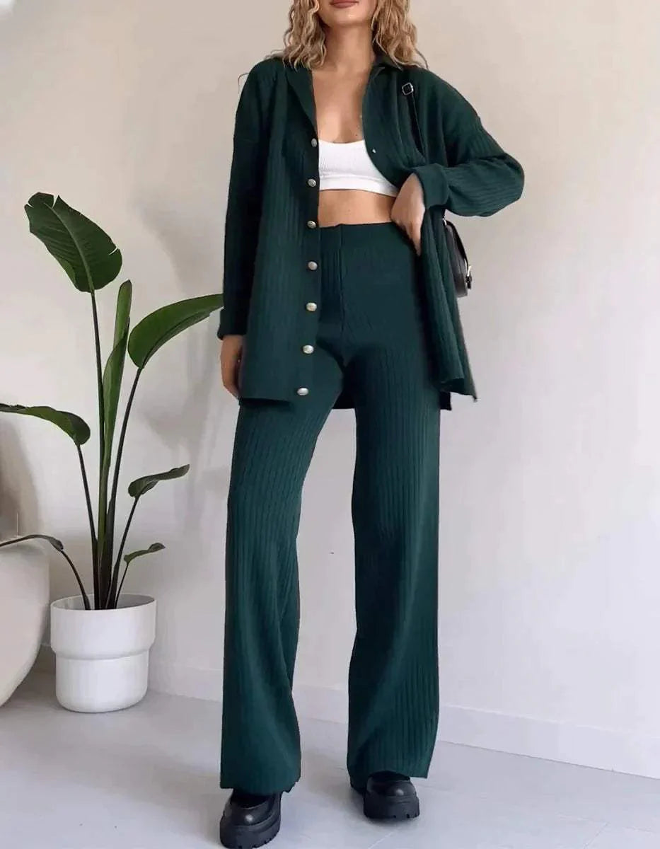Ensemble Femme – Gilet Boutonné et Pantalon Taille Haute – Maille Côtelée – Coupe Ample