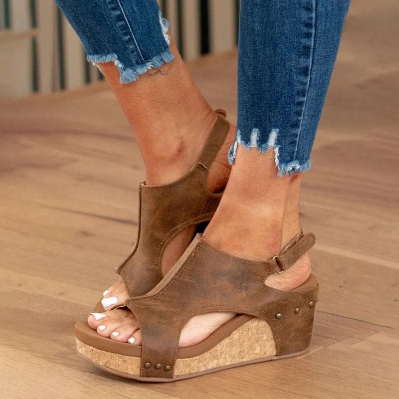 Sandales Compensées Femme - Bout Ouvert - Bride Arrière - Détails Rivets Élégants