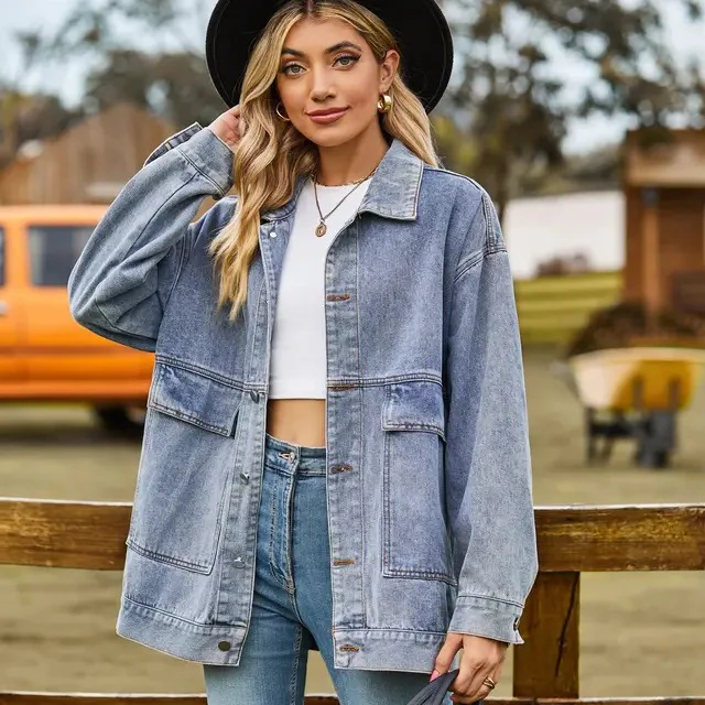 Veste en jean femme – Coupe oversize – Boutonnage devant – Poches poitrine – Longueur hanches
