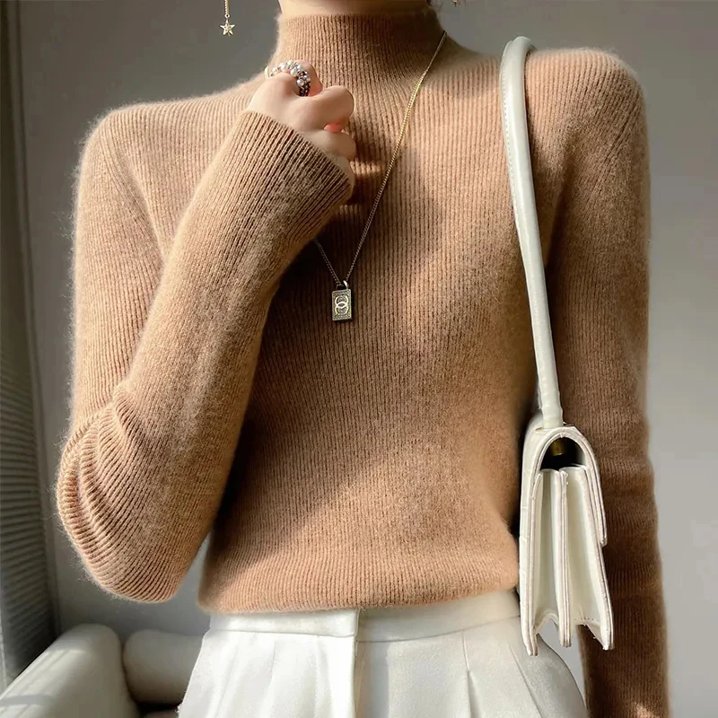 Pull femme – Coupe cintrée – Maille laine – Col roulé – Finitions côtelées