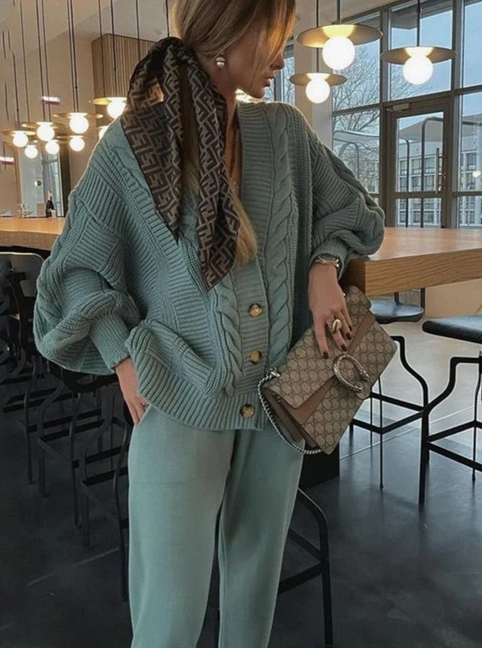 Ensemble Femme en Maille – Cardigan Détendu en Laine – Pantalon Ajusté Côtelé