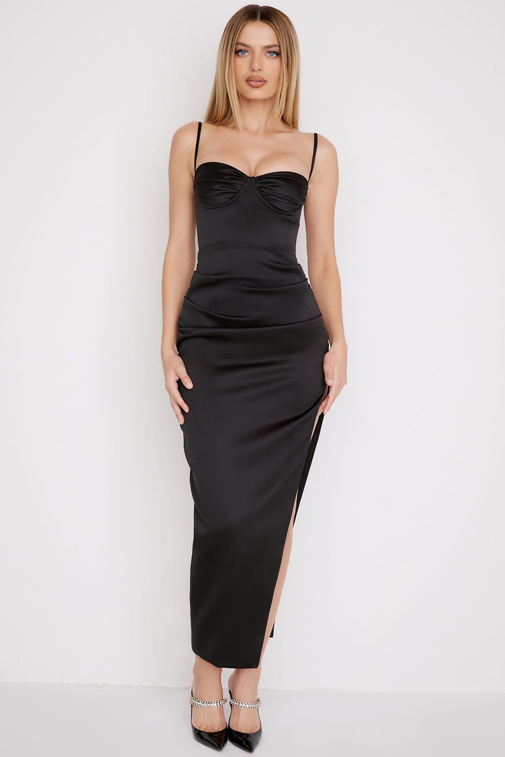 Robe midi satinée femme – Coupe moulante élégante – Fines bretelles – Fente latérale