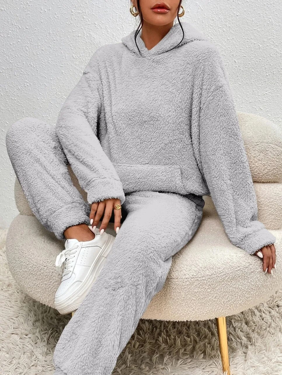 Ensemble de détente femme – coupe oversize – polaire effet peluche – capuche confort