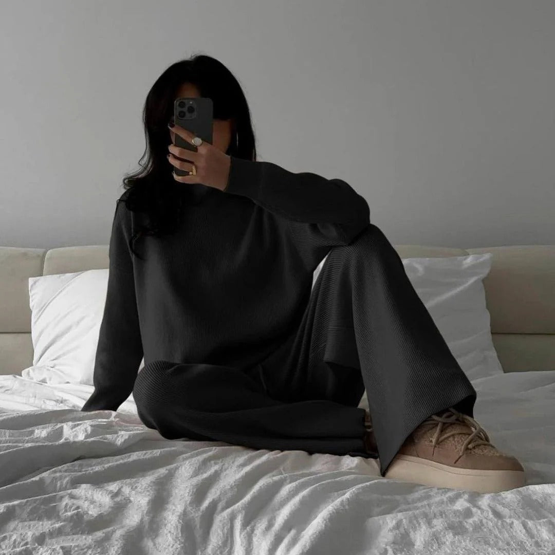 Ensemble femme lounge en maille – Coupe oversize – Texture côtelée – Col montant
