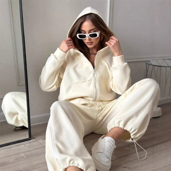 Ensemble Femme – Coupe Oversize – Hoodie Zippé – Pantalon Large – Détail Contrasté