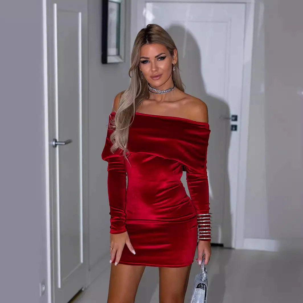 Robe mini femme – Coupe ajustée – Épaules dénudées – Manches longues – Tissu velouté