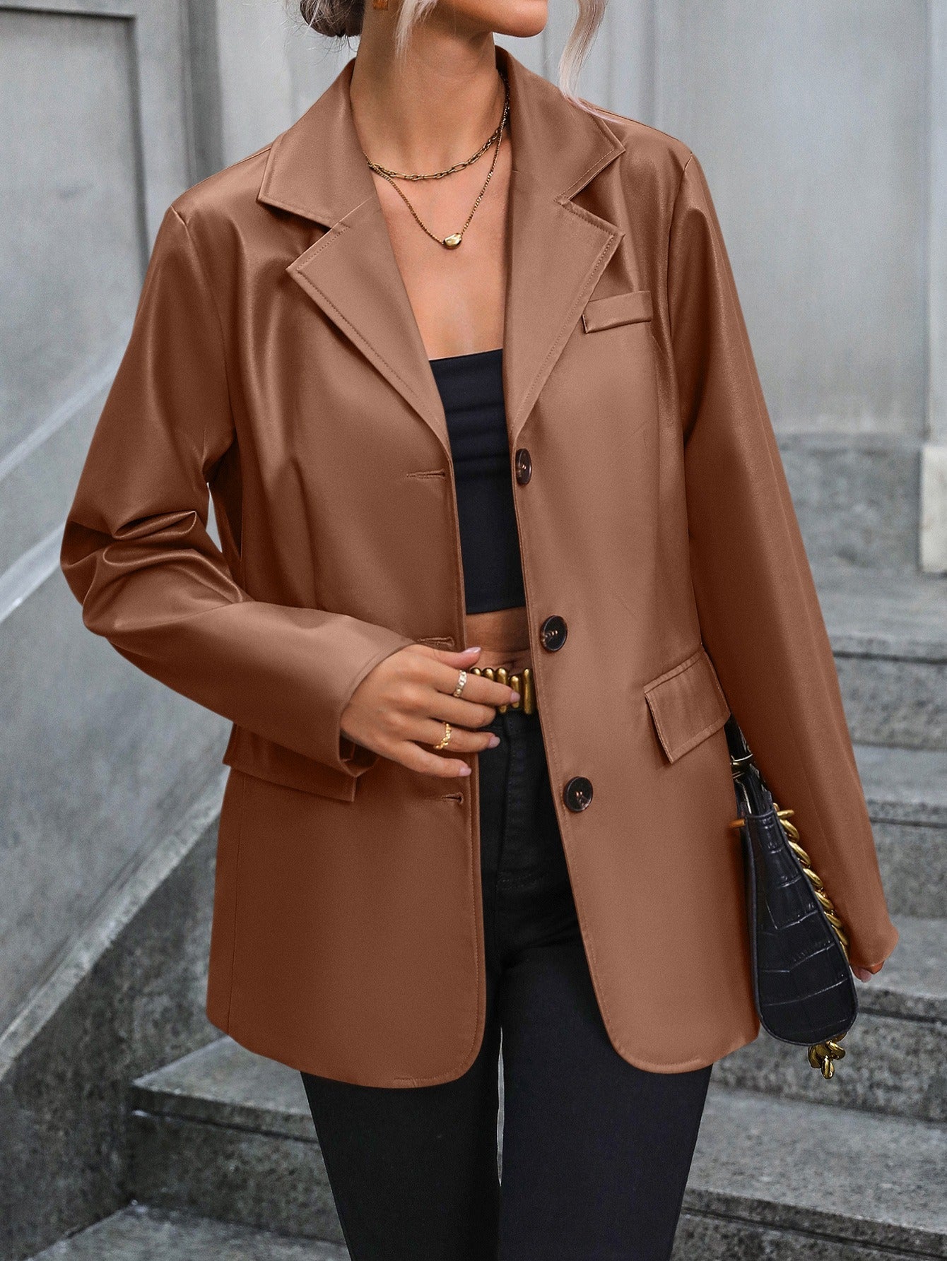Blazer femme – Coupe cintrée – Similicuir – Simple boutonnage – Col à revers