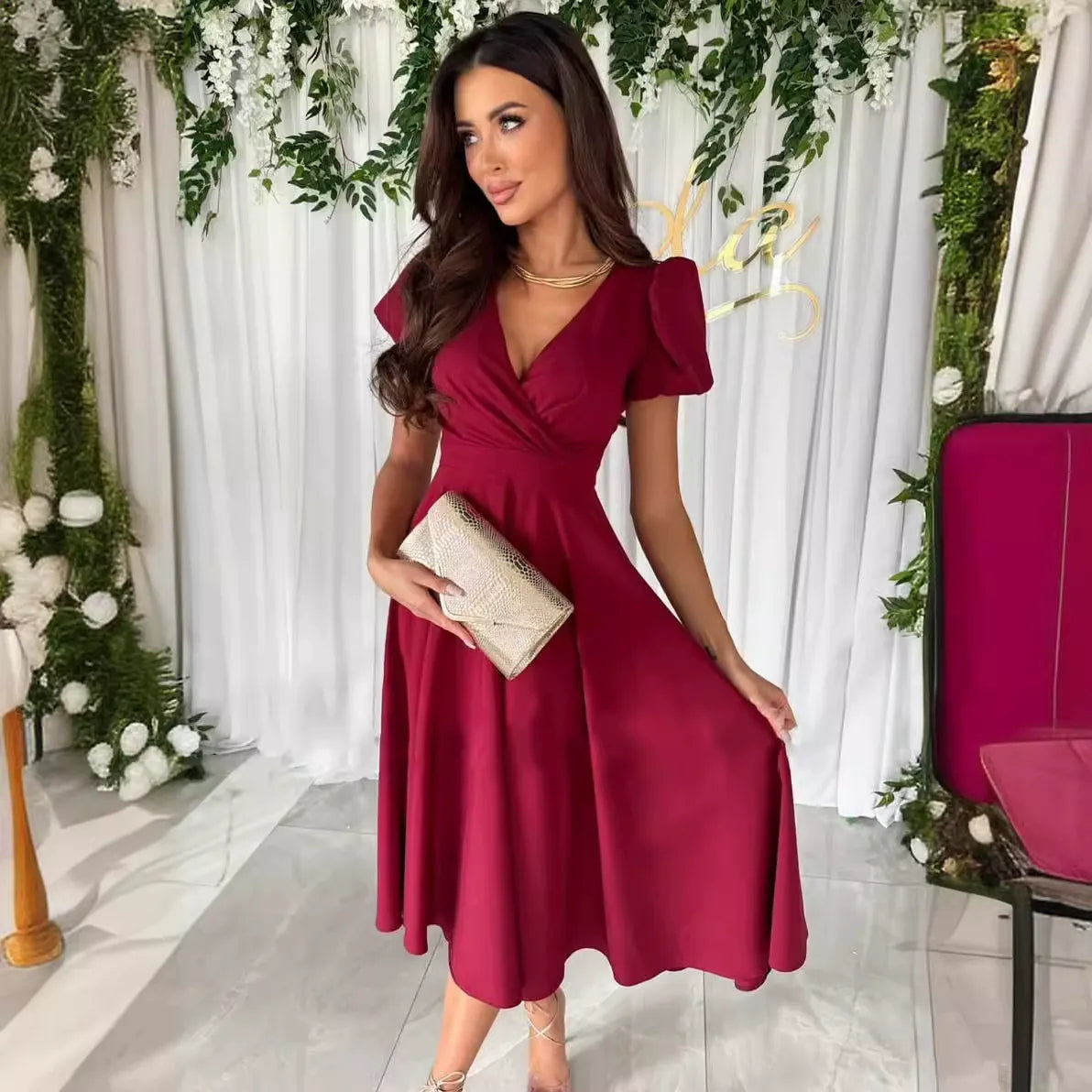 Robe femme – Coupe patineuse – Décolleté en V – Manches courtes bouffantes – Élégante