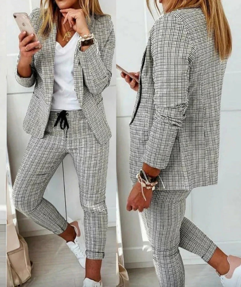 Blazer femme – Coupe cintrée – Tissu lisse léger – Style chic professionnel