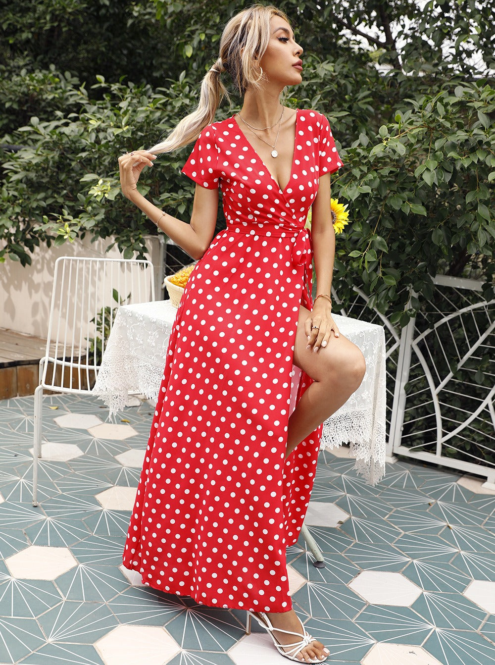 Robe portefeuille femme – Taille cintrée – Manches courtes – Fente – Imprimé pois