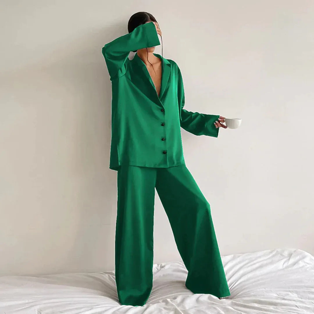 Pyjama Femme – Satin Doux – Coupe Décontractée – Chemise Boutonnée – Pantalon Large