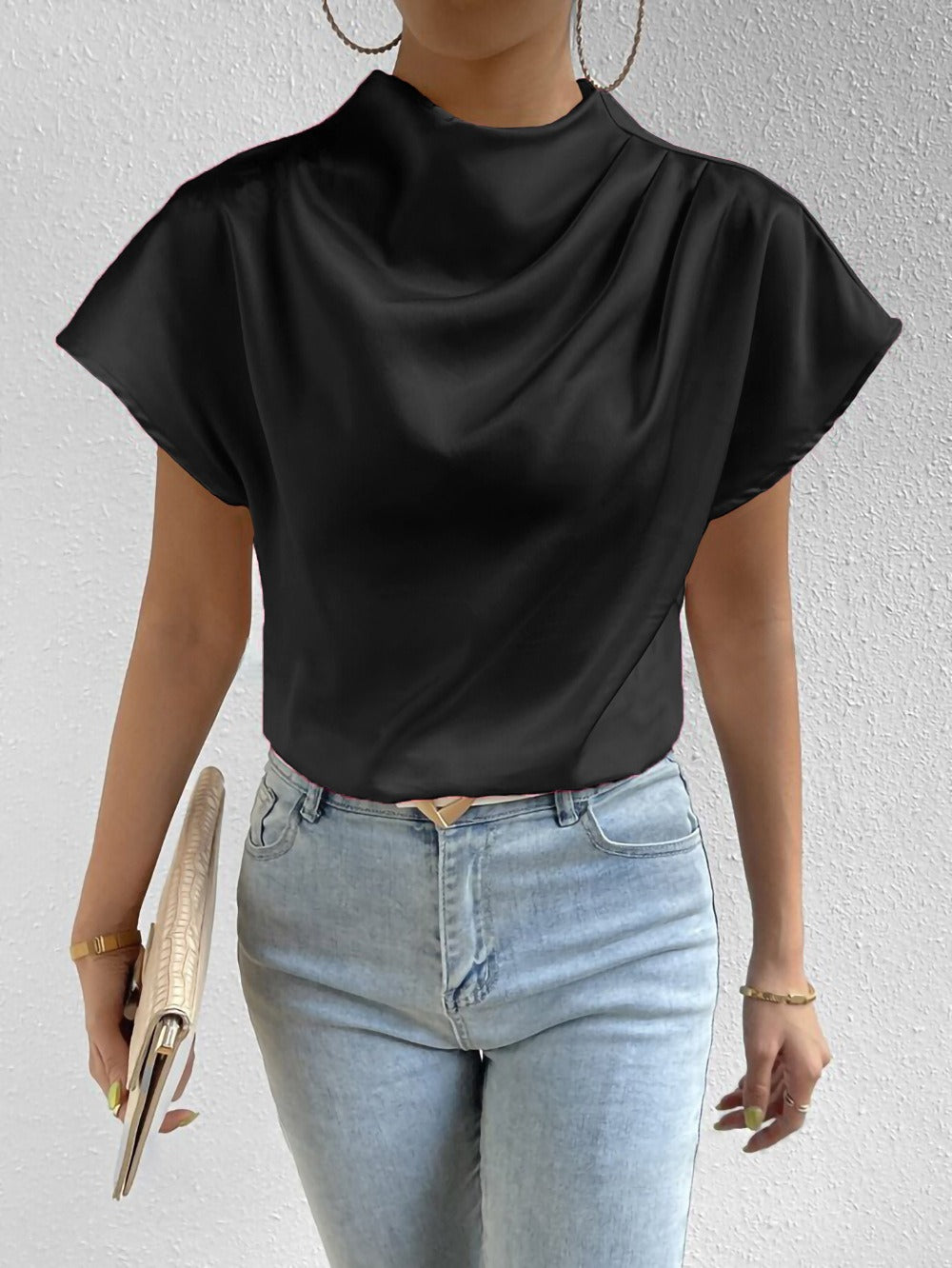 Blouse femme – Coupe élégante – Tissu effet soie – Manches courtes évasées – Col montant