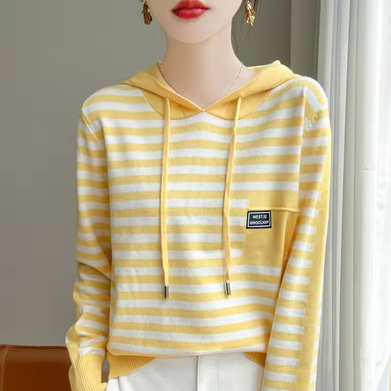 Pull femme à capuche – Coupe décontractée – Coton doux – Rayures – Poche poitrine