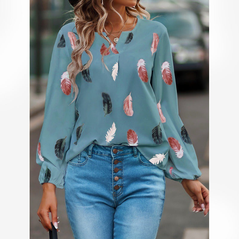 T-shirt manches longues femme – Coupe ample – Col V – Imprimé plumes léger