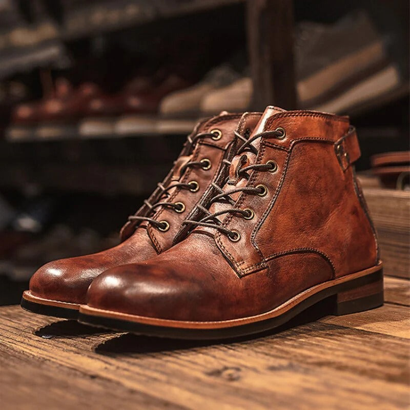 Bottes homme – Cuir lisse – Mi-hautes – Lacets avec sangle – Semelle robuste